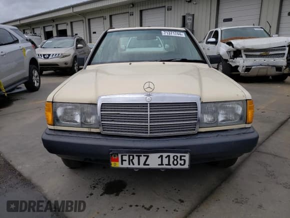 ✅ 1985 Mercedes-Benz 190 • VIN: WDBDB22C5FF084867 • Lot: 71371744. Listed on Copart with 171,046 mi. Free auction sales archive from the USA and detailed vehicle history report at DreamBid. Image 5.