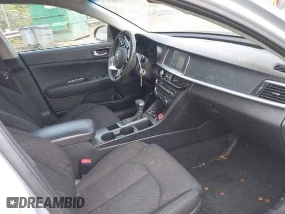 ✅ 2020 Kia Optima SE • VIN: 5XXGT4L39LG400984 • Lot: 41902479. Listed on IAAI with 110,982 mi. Free auction sales archive from the USA and detailed vehicle history report at DreamBid. Image 5.