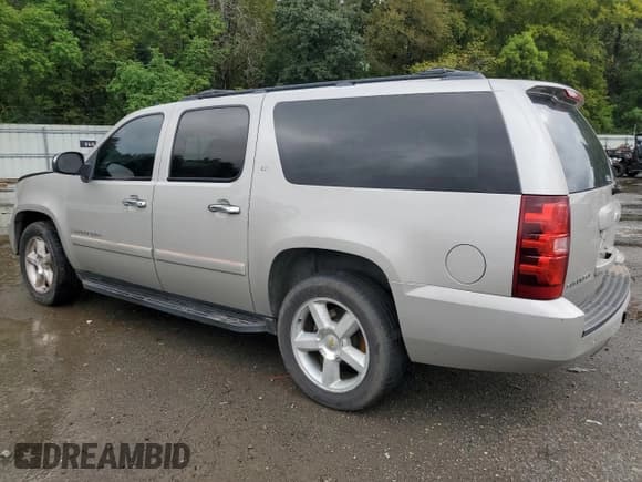 ✅ 2008 Chevrolet Suburban LTZ • VIN: 3GNFK16398G150750 • Lot: 70668964. Wystawiony na Copart z przebiegiem 281 440 mil. Bezpłatny archiwum sprzedaży aukcyjnych z USA i szczegółowy raport historii pojazdu na DreamBid. Zdjęcie 2.