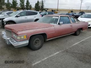 ✅ 1976 Cadillac DeVille • VIN: 6D47S6Q234271 • Lot: 51185175. Wystawiony na Copart z przebiegiem 35 656 mil. Bezpłatny archiwum sprzedaży aukcyjnych z USA i szczegółowy raport historii pojazdu na DreamBid. Zdjęcie 1.
