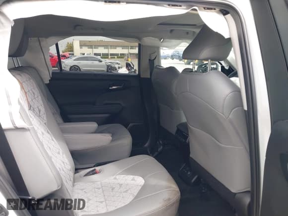 ✅ 2023 Toyota Highlander Hybrid Bronze Edition • VIN: 5TDAARAH9PS022466 • Лот: 43366431. Опубликован ранее на IAAI с пробегом Не указан. Бесплатный доступ к архиву аукционных продаж из США и подробный отчёт об истории автомобиля на DreamBid. Изображение 8.