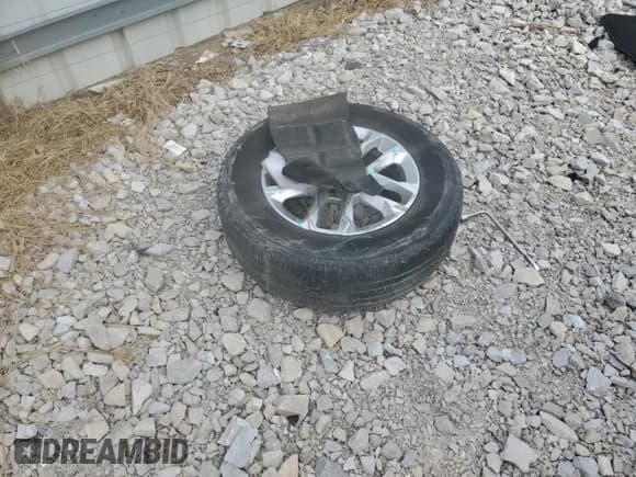 ✅ 2020 Chevrolet Traverse LT Cloth • VIN: 1GNERGKW5LJ130450 • Лот: 72054535. Опубликован ранее на Copart с пробегом 127 487 миль. Бесплатный доступ к архиву аукционных продаж из США и подробный отчёт об истории автомобиля на DreamBid. Изображение 13.