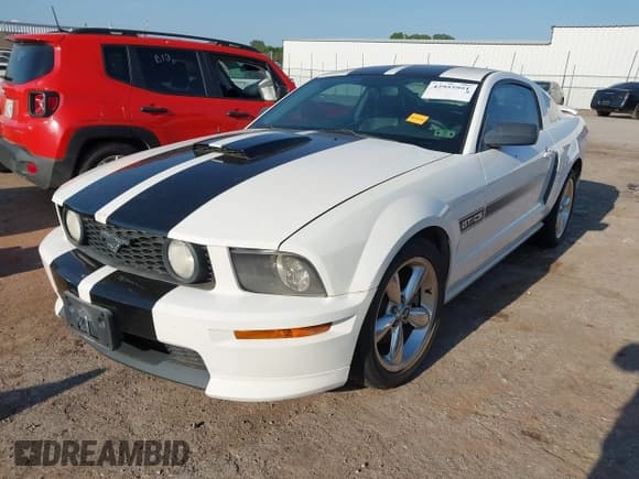 ✅ 2008 Ford Mustang GT Deluxe • VIN: 1ZVHT82H185126763 • Lot: 42955951. Listed on IAAI with 113,448 mi. Free auction sales archive from the USA and detailed vehicle history report at DreamBid. Image 2.