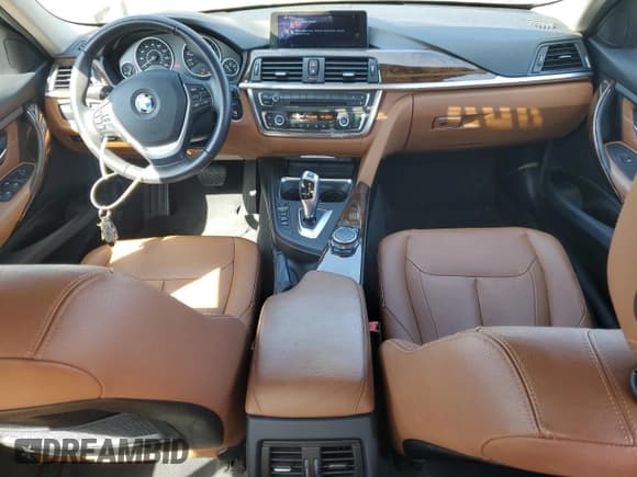 ✅ 2015 BMW 3 Series 328i • VIN: WBA3C1C56FP853372 • Лот: 71031195. Опубликован ранее на Copart с пробегом 22 407 миль. Бесплатный доступ к архиву аукционных продаж из США и подробный отчёт об истории автомобиля на DreamBid. Изображение 8.