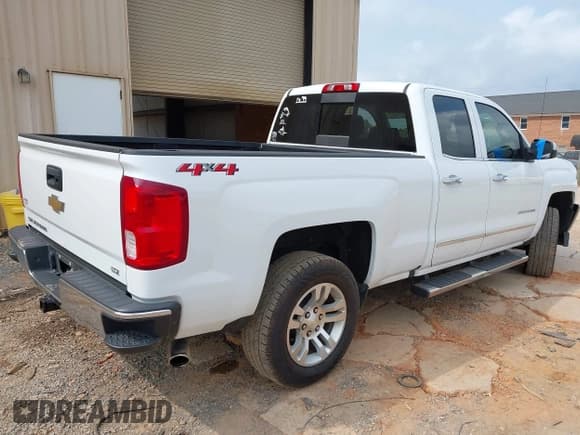 ✅ 2018 Chevrolet Silverado 1500 LTZ • VIN: 1GCVKSEC1JZ204723 • Lot: 42429343. Wystawiony na IAAI z przebiegiem 76 283 mil. Bezpłatny archiwum sprzedaży aukcyjnych z USA i szczegółowy raport historii pojazdu na DreamBid. Zdjęcie 4.