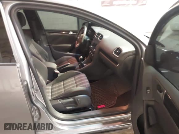 ✅ 2011 Volkswagen Golf GTI • VIN: WVWGV7AJ0BW201252 • Лот: 41335814. Опубликован ранее на IAAI с пробегом 126 082 миль. Бесплатный доступ к архиву аукционных продаж из США и подробный отчёт об истории автомобиля на DreamBid. Изображение 5.