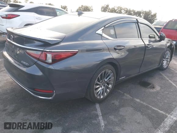 ✅ 2022 Lexus ES 300h Luxury • VIN: 58AEA1C16NU014227 • Lot: 41504883. Listed on IAAI with 55,850 mi. Free auction sales archive from the USA and detailed vehicle history report at DreamBid. Image 4.