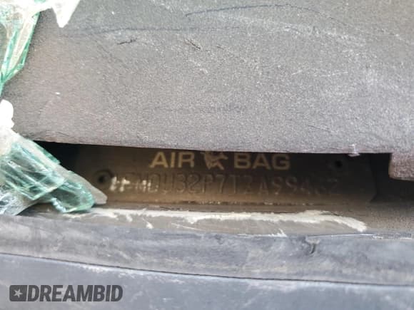 ✅ 1996 Ford Explorer XLT • VIN: 1FMDU32P7TZA99462 • Lot: 67788154. Wystawiony na Copart z przebiegiem 195 839 mil. Bezpłatny archiwum sprzedaży aukcyjnych z USA i szczegółowy raport historii pojazdu na DreamBid. Zdjęcie 12.