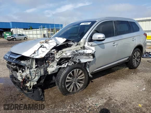 ✅ 2020 Mitsubishi Outlander SE • VIN: JA4AD3A37LZ021182 • Lot: 68021275. Wystawiony na Copart z przebiegiem 333 333 mil. Bezpłatny archiwum sprzedaży aukcyjnych z USA i szczegółowy raport historii pojazdu na DreamBid. Zdjęcie 1.