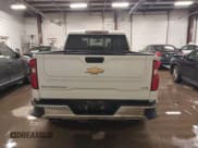 ✅ 2022 Chevrolet Silverado 1500 LTZ • VIN: 3GCUYGED5NG207288 • Lot: 43661493. Wystawiony na IAAI z przebiegiem 117 117 mil. Bezpłatny archiwum sprzedaży aukcyjnych z USA i szczegółowy raport historii pojazdu na DreamBid. Zdjęcie 16.