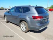 ✅ 2018 Volkswagen Atlas SE • VIN: 1V2CR2CA1JC564662 • Lot: 43786436. Wystawiony na IAAI z przebiegiem 107 256 mil. Bezpłatny archiwum sprzedaży aukcyjnych z USA i szczegółowy raport historii pojazdu na DreamBid. Zdjęcie 3.