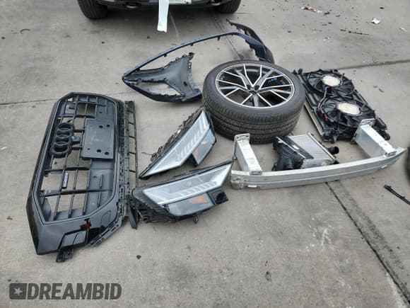 ✅ 2023 Audi Q8 Prestige • VIN: WA1FVBF10PD051745 • Лот: 71208045. Опубликован ранее на Copart с пробегом 14 199 миль. Бесплатный доступ к архиву аукционных продаж из США и подробный отчёт об истории автомобиля на DreamBid. Изображение 13.