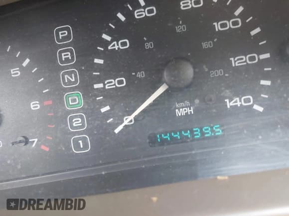 ✅ 1997 Lincoln Mark VIII LSC • VIN: 1LNLM92VXVY651560 • Лот: 42997856. Опубликован ранее на IAAI с пробегом 144 439 миль. Бесплатный доступ к архиву аукционных продаж из США и подробный отчёт об истории автомобиля на DreamBid. Изображение 15.