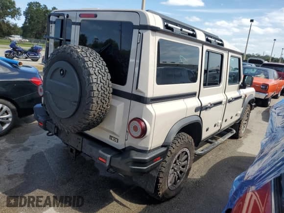 ✅ 2024 Ineos Grenadier • VIN: SC6GM1CAXRF006624 • Lot: 74881374. Wystawiony na Copart z przebiegiem Nie podano. Bezpłatny archiwum sprzedaży aukcyjnych z USA i szczegółowy raport historii pojazdu na DreamBid. Zdjęcie 3.