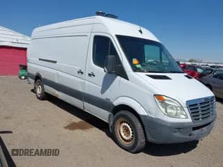 ✅ 2008 Freightliner Sprinter • VIN: WDYPE845685296861 • Lot: 41976749. Wystawiony na IAAI z przebiegiem 299 529 mil. Bezpłatny archiwum sprzedaży aukcyjnych z USA i szczegółowy raport historii pojazdu na DreamBid. Zdjęcie 1.