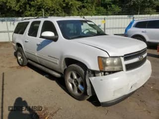 ✅ 2009 Chevrolet Suburban 2LT • VIN: 1GNFC260X9R251418 • Lot: 72032294. Wystawiony na Copart z przebiegiem 356 395 mil. Bezpłatny archiwum sprzedaży aukcyjnych z USA i szczegółowy raport historii pojazdu na DreamBid. Zdjęcie 4.