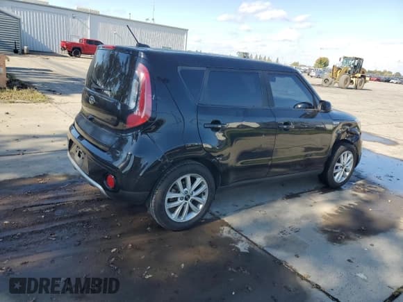 ✅ 2018 Kia Soul + • VIN: KNDJP3A58J7891174 • Лот: 92429495. Опубликован ранее на Copart с пробегом 84 883 миль. Бесплатный доступ к архиву аукционных продаж из США и подробный отчёт об истории автомобиля на DreamBid. Изображение 3.