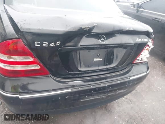 ✅ 2005 Mercedes-Benz C 240 • VIN: WDBRF81J25F610335 • Lot: 41537990. Wystawiony na IAAI z przebiegiem 207 104 mil. Bezpłatny archiwum sprzedaży aukcyjnych z USA i szczegółowy raport historii pojazdu na DreamBid. Zdjęcie 6.