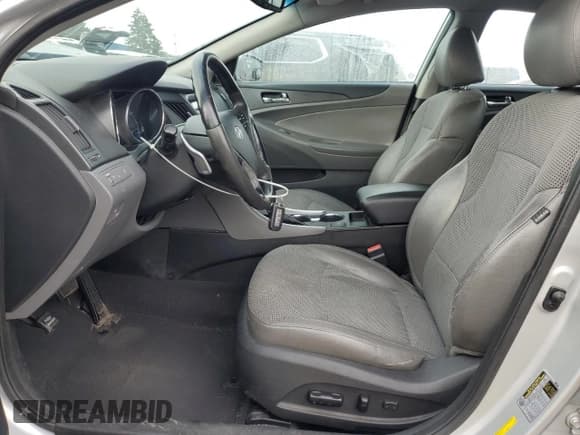 ✅ 2013 Hyundai Sonata SE • VIN: 5NPEC4AC9DH717938 • Lot: 67650615. Wystawiony na Copart z przebiegiem 224 738 mil. Bezpłatny archiwum sprzedaży aukcyjnych z USA i szczegółowy raport historii pojazdu na DreamBid. Zdjęcie 7.