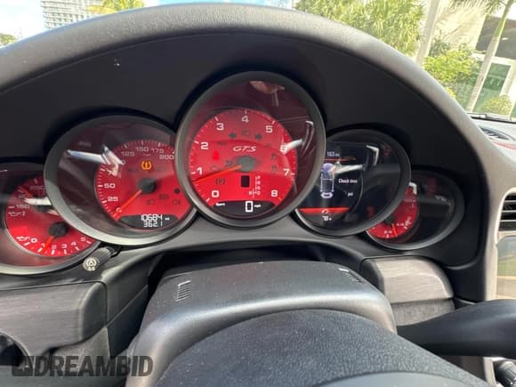 ✅ 2017 Porsche 911 Carrera S • VIN: WP0CB2A96HS156253 • Lot: 46137305. Wystawiony na Copart z przebiegiem 10 684 mil. Bezpłatny archiwum sprzedaży aukcyjnych z USA i szczegółowy raport historii pojazdu na DreamBid. Zdjęcie 8.