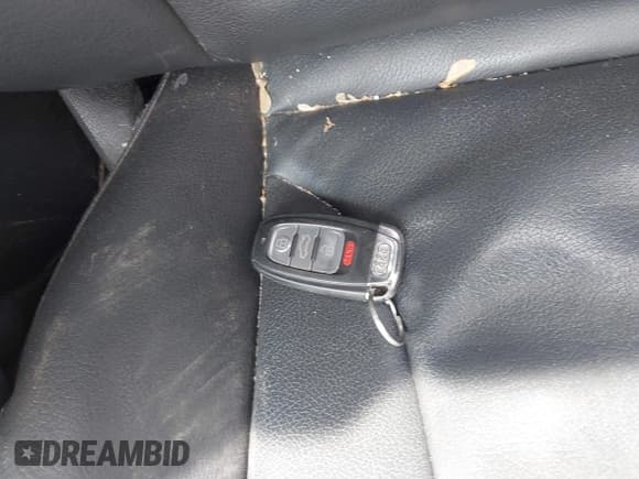 ✅ 2011 Audi A4 Premium • VIN: WAUBFAFLXBN019981 • Лот: 43049315. Опубликован ранее на IAAI с пробегом 178 736 миль. Бесплатный доступ к архиву аукционных продаж из США и подробный отчёт об истории автомобиля на DreamBid. Изображение 11.