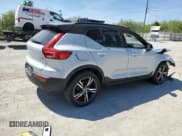 ✅ 2021 Volvo XC40 R-Design • VIN: YV4162UM5M2433137 • Lot: 56490635. Listed on Copart with 96,301 mi. Free auction sales archive from the USA and detailed vehicle history report at DreamBid. Image 3.