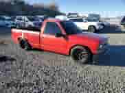 1997 Chevrolet Silverado 1500 z VIN 1GCEC14WXVZ146636, wystawiony jako Copart lot #82467685 z przebiegiem 2 049 927 mil mil oraz Szkoda całkowita • Salvage title. Historia ofert i sprzedaży dostępna na DreamBid. Obrazek 4.
