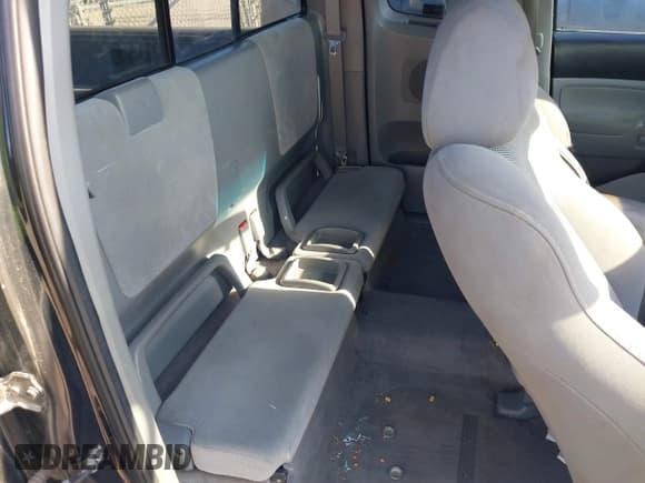 ✅ 2006 Toyota Tacoma X-Runner • VIN: 5TETU22N76Z318874 • Lot: 41537475. Wystawiony na IAAI z przebiegiem 174 896 mil. Bezpłatny archiwum sprzedaży aukcyjnych z USA i szczegółowy raport historii pojazdu na DreamBid. Zdjęcie 8.