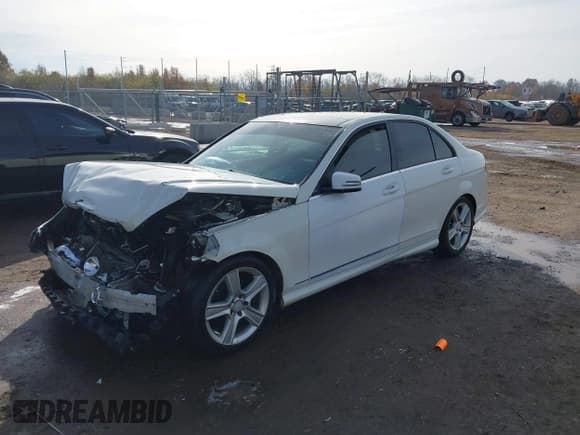 ✅ 2010 Mercedes-Benz C 300 Sport • VIN: WDDGF8BB7AF520372 • Lot: 43750409. Wystawiony na IAAI z przebiegiem 183 192 mil. Bezpłatny archiwum sprzedaży aukcyjnych z USA i szczegółowy raport historii pojazdu na DreamBid. Zdjęcie 2.