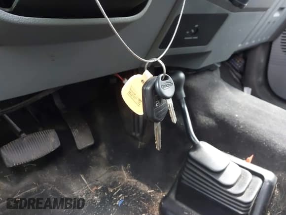 ✅ 2012 Ford F-250 XL • VIN: 1FT7X2B61CEB90910 • Lot: 43516373. Wystawiony na IAAI z przebiegiem 99 252 mil. Bezpłatny archiwum sprzedaży aukcyjnych z USA i szczegółowy raport historii pojazdu na DreamBid. Zdjęcie 11.