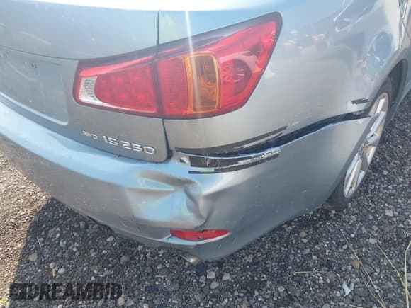 ✅ 2010 Lexus IS 250 • VIN: JTHCF5C23A5038654 • Lot: 42597794. Wystawiony na IAAI z przebiegiem 247 483 mil. Bezpłatny archiwum sprzedaży aukcyjnych z USA i szczegółowy raport historii pojazdu na DreamBid. Zdjęcie 6.