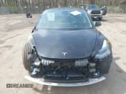 ✅ 2022 Tesla Model 3 Long Range • VIN: 5YJ3E1EB6NF109067 • Lot: 41948791. Wystawiony na IAAI z przebiegiem 28 603 mil. Bezpłatny archiwum sprzedaży aukcyjnych z USA i szczegółowy raport historii pojazdu na DreamBid. Zdjęcie 13.