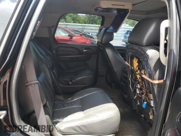 ✅ 2012 GMC Yukon Denali • VIN: 1GKS1EEF5CR103290 • Lot: 68528315. Listed on Copart with 167,272 mi. Free auction sales archive from the USA and detailed vehicle history report at DreamBid. Image 11.