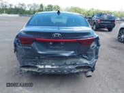 ✅ 2019 Kia Forte LXS • VIN: 3KPF24AD5KE099888 • Lot: 42279249. Listed on IAAI with 90,095 mi. Free auction sales archive from the USA and detailed vehicle history report at DreamBid. Image 16.