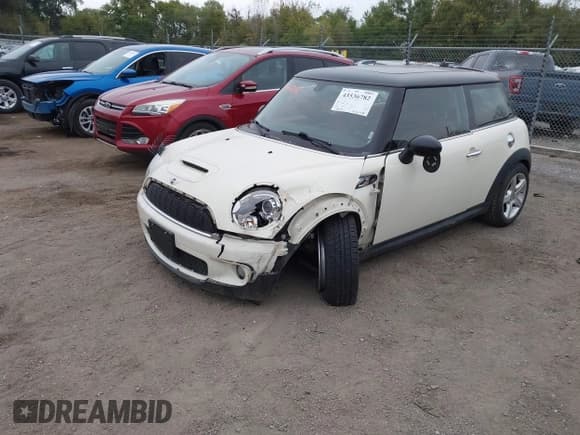 ✅ 2010 MINI Hardtop S • VIN: WMWMF7C52ATZ73393 • Lot: 43536782. Wystawiony na IAAI z przebiegiem 90 612 mil. Bezpłatny archiwum sprzedaży aukcyjnych z USA i szczegółowy raport historii pojazdu na DreamBid. Zdjęcie 2.