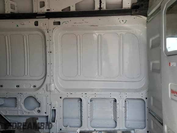 ✅ 2024 Ford Transit • VIN: 1FTBR2XG3RKA73698 • Lot: 66554455. Wystawiony na Copart z przebiegiem 18 446 mil. Bezpłatny archiwum sprzedaży aukcyjnych z USA i szczegółowy raport historii pojazdu na DreamBid. Zdjęcie 10.