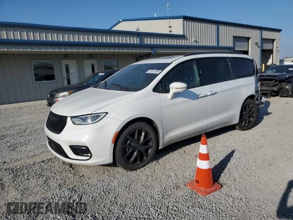 ✅ 2022 Chrysler Pacifica Limited • VIN: 2C4RC1GG6NR126352 • Лот: 81331595. Опубликован ранее на Copart с пробегом 79 341 миль. Бесплатный доступ к архиву аукционных продаж из США и подробный отчёт об истории автомобиля на DreamBid. Изображение 1.