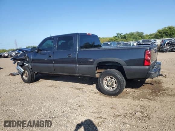 ✅ 2005 Chevrolet Silverado 2500HD Work Truck • VIN: 1GCHK23285F899023 • Lot: 84373445. Wystawiony na Copart z przebiegiem 135 642 mil. Bezpłatny archiwum sprzedaży aukcyjnych z USA i szczegółowy raport historii pojazdu na DreamBid. Zdjęcie 2.