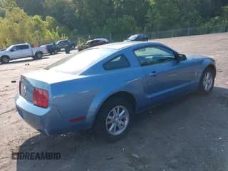 ✅ 2007 Ford Mustang Deluxe • VIN: 1ZVFT80N875293734 • Lot: 43129867. Wystawiony na IAAI z przebiegiem 224 801 mil. Bezpłatny archiwum sprzedaży aukcyjnych z USA i szczegółowy raport historii pojazdu na DreamBid. Zdjęcie 4.