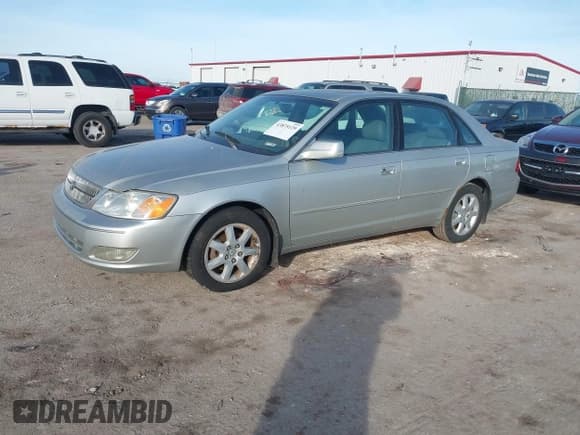 ✅ 2000 Toyota Avalon XL • VIN: 4T1BF28B6YU033254 • Lot: 43875129. Listed on IAAI with 308,802 mi. Free auction sales archive from the USA and detailed vehicle history report at DreamBid. Image 2.
