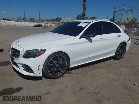 ✅ 2020 Mercedes-Benz C 300 • VIN: 55SWF8DB5LU330546 • Lot: 42998162. Wystawiony na IAAI z przebiegiem 45 293 mil. Bezpłatny archiwum sprzedaży aukcyjnych z USA i szczegółowy raport historii pojazdu na DreamBid. Zdjęcie 2.