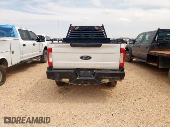 ✅ 2018 Ford F-350 XL • VIN: 1FT8W3BT3JEC94976 • Lot: 57109615. Listed on Copart with 149,143 mi. Free auction sales archive from the USA and detailed vehicle history report at DreamBid. Image 6.