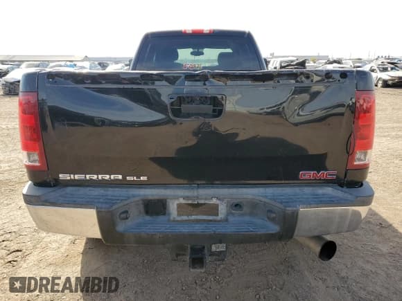 ✅ 2011 GMC Sierra 2500HD SLE • VIN: 1GT120C89BF155906 • Лот: 50648005. Опубликован ранее на Copart с пробегом 185 666 миль. Бесплатный доступ к архиву аукционных продаж из США и подробный отчёт об истории автомобиля на DreamBid. Изображение 6.