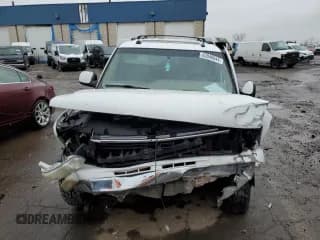 ✅ 2005 Chevrolet Suburban LT • VIN: 3GNEC16Z45G181543 • Lot: 85949944. Wystawiony na Copart z przebiegiem 156 588 mil. Bezpłatny archiwum sprzedaży aukcyjnych z USA i szczegółowy raport historii pojazdu na DreamBid. Zdjęcie 5.
