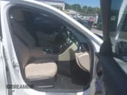 ✅ 2016 Mercedes-Benz C 300 • VIN: WDDWF4JB7GR111740 • Lot: 42811403. Wystawiony na IAAI z przebiegiem 81 978 mil. Bezpłatny archiwum sprzedaży aukcyjnych z USA i szczegółowy raport historii pojazdu na DreamBid. Zdjęcie 5.