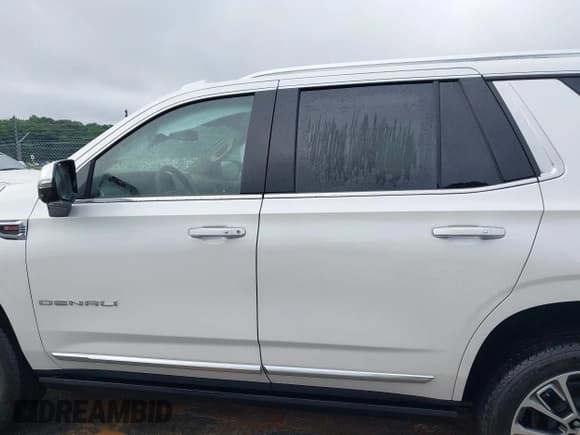 ✅ 2025 GMC Yukon Denali • VIN: 1GKS2DRL3SR287764 • Лот: 42485508. Опубликован ранее на IAAI с пробегом 273 миль. Бесплатный доступ к архиву аукционных продаж из США и подробный отчёт об истории автомобиля на DreamBid. Изображение 15.