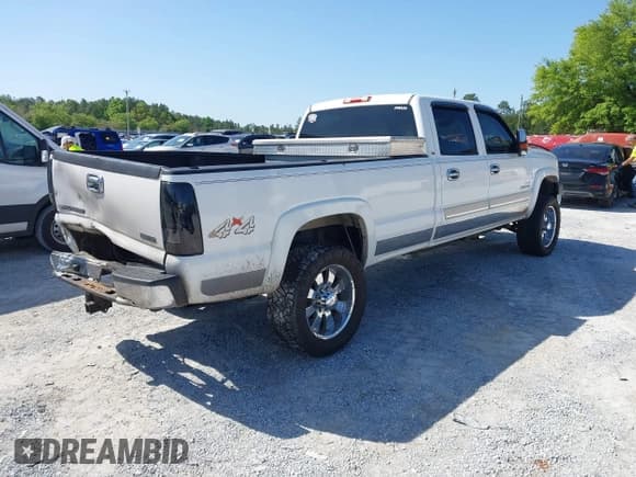 ✅ 2007 Chevrolet Silverado 2500HD LT1 • VIN: 1GCHK23DX7F163320 • Lot: 41982883. Listed on IAAI with 238,801 mi. Free auction sales archive from the USA and detailed vehicle history report at DreamBid. Image 4.