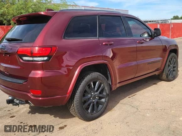 2018 Jeep Grand Cherokee Altitude z VIN 1C4RJFAG6JC360361, wystawiony jako Copart lot #90756185 z przebiegiem 69 472 mil mil oraz Czysty tytuł • Clean title. Historia ofert i sprzedaży dostępna na DreamBid. Obrazek 4.