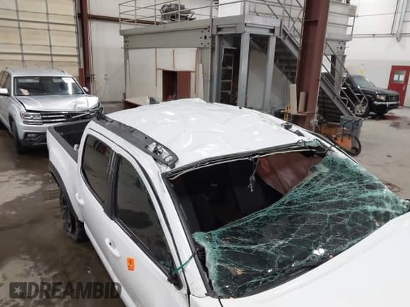 ✅ 2023 Toyota Tacoma SR5 • VIN: 3TMDZ5BNXPM154641 • Lot: 43183721. Wystawiony na IAAI z przebiegiem 17 469 mil. Bezpłatny archiwum sprzedaży aukcyjnych z USA i szczegółowy raport historii pojazdu na DreamBid. Zdjęcie 6.