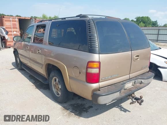 ✅ 2001 Chevrolet Suburban LS • VIN: 3GNEC16T21G214738 • Лот: 42433747. Опубликован ранее на IAAI с пробегом Не указан. Бесплатный доступ к архиву аукционных продаж из США и подробный отчёт об истории автомобиля на DreamBid. Изображение 3.